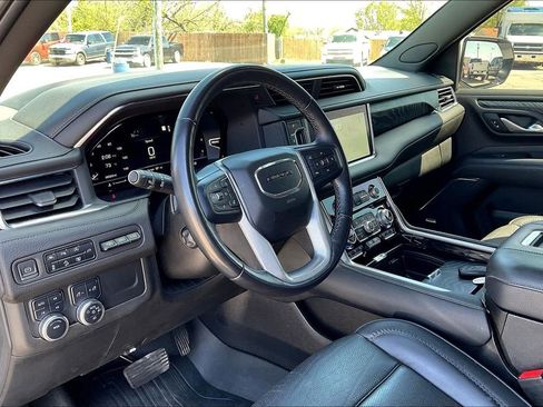 Used 2022 GMC Yukon Denali image 13