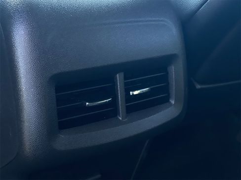 Used 2023 GMC Terrain SLT image 35