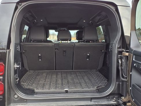Used 2024 Land Rover Defender 110 X-Dynamic SE image 21