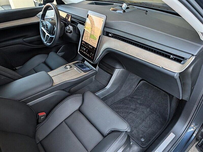 Used 2025 Volvo EX90 Ultra AWD/4WD image 4