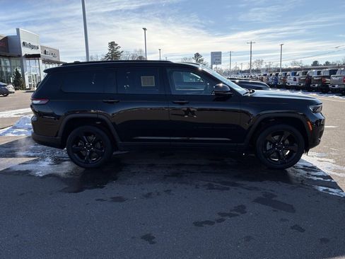 Certified 2023 Jeep Grand Cherokee L Altitude image 2