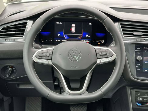 Certified 2023 Volkswagen Tiguan SE image 12
