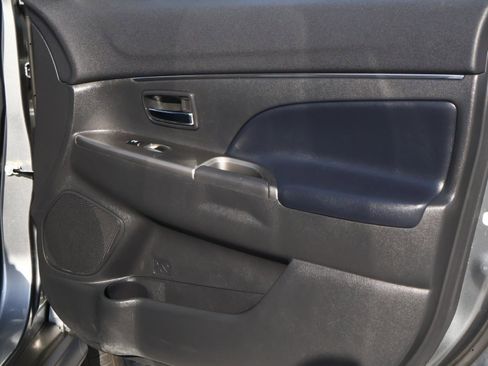 Used 2022 Mitsubishi Outlander Sport SE image 16