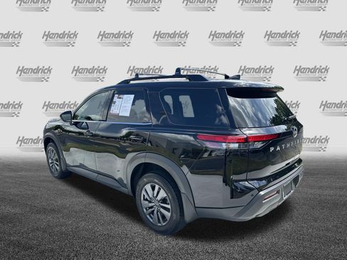 Used 2025 Nissan Pathfinder SV AWD/4WD image 8