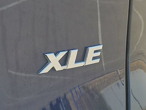 Used 2021 Toyota RAV4 XLE Premium FWD image 12