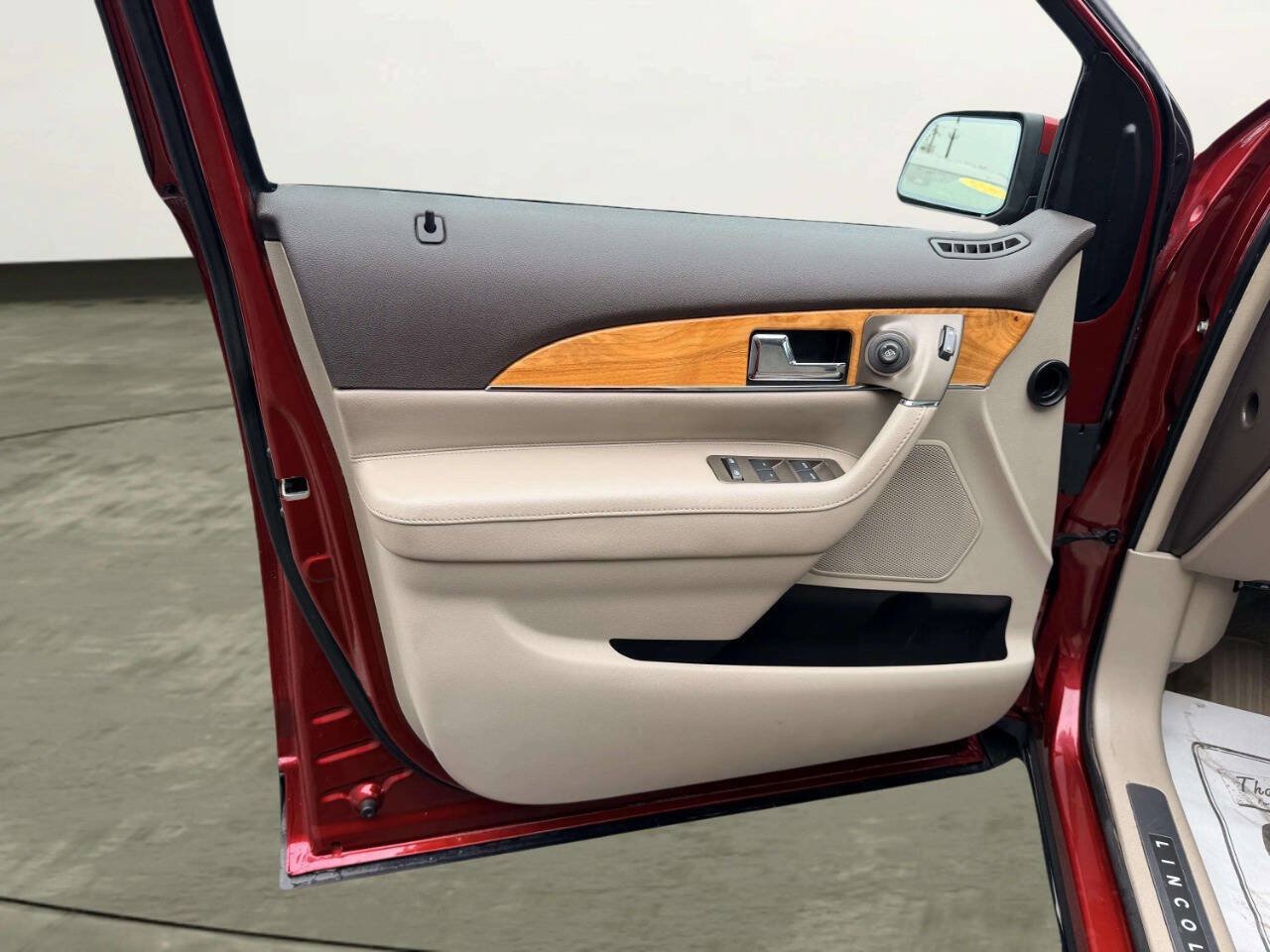 Used 2014 Lincoln MKX AWD w/ Equipment Group 102A image 17
