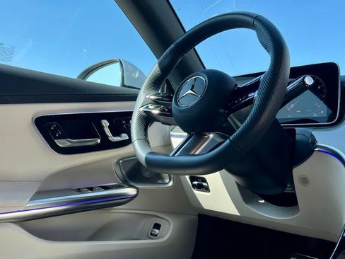 Certified 2026 Mercedes-Benz CLE 300 4MATIC Cabriolet image 26