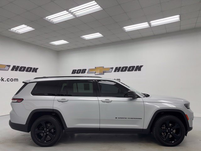 Used 2023 Jeep Grand Cherokee L Laredo AWD/4WD image 4