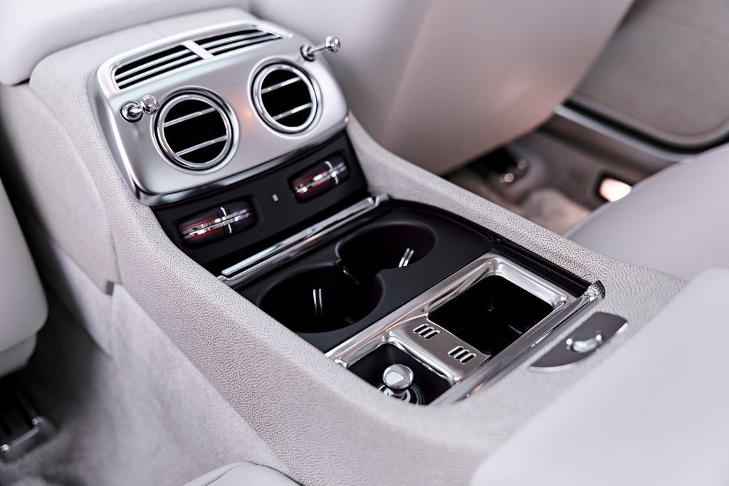 Used 2014 Rolls-Royce Wraith RWD image 58