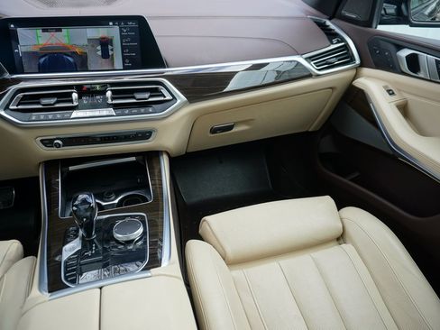 Used 2019 BMW X5 xDrive50i w/ M Sport Package image 33