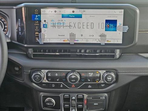 New 2025 Jeep Gladiator Sport image 10