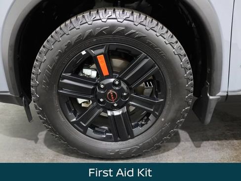 Certified 2025 Nissan Rogue SV AWD/4WD image 9