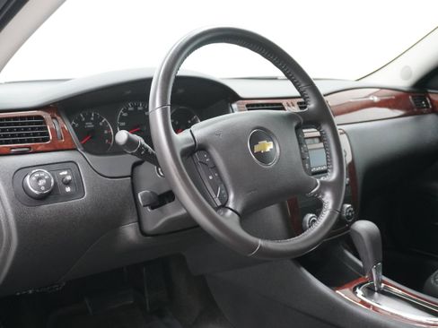 Used 2011 Chevrolet Impala LT w/ Luxury Edition Package image 8
