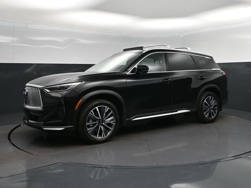 Certified 2026 INFINITI QX60 Luxe w/ Cargo Package FWD image 3
