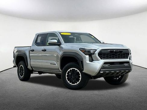 Certified 2026 Toyota Tacoma TRD Off-Road AWD/4WD image 2