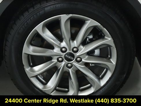 Certified 2022 Lincoln Corsair AWD w/ Premium Package image 10