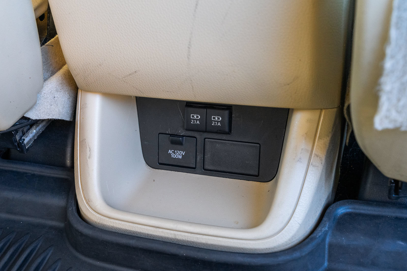 Used 2019 Toyota Highlander XLE FWD image 17