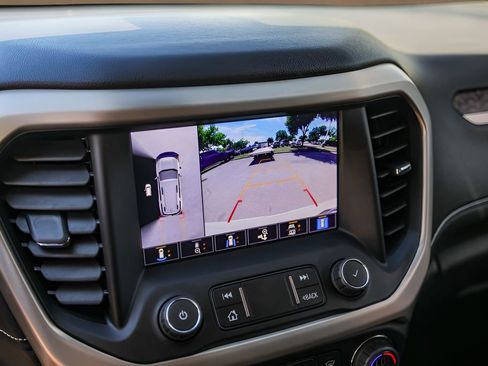 Used 2022 GMC Acadia Denali w/ Denali Ultimate Package AWD/4WD image 17