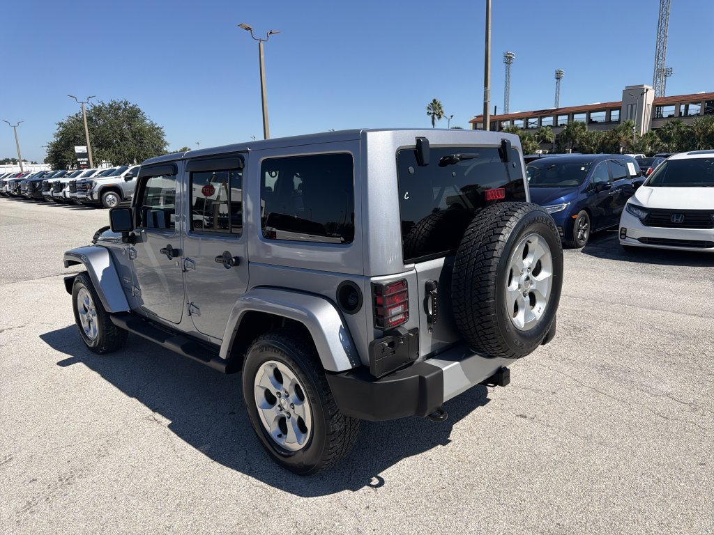 Used 2014 Jeep Wrangler Unlimited Sahara w/ Max Tow Package AWD/4WD image 6