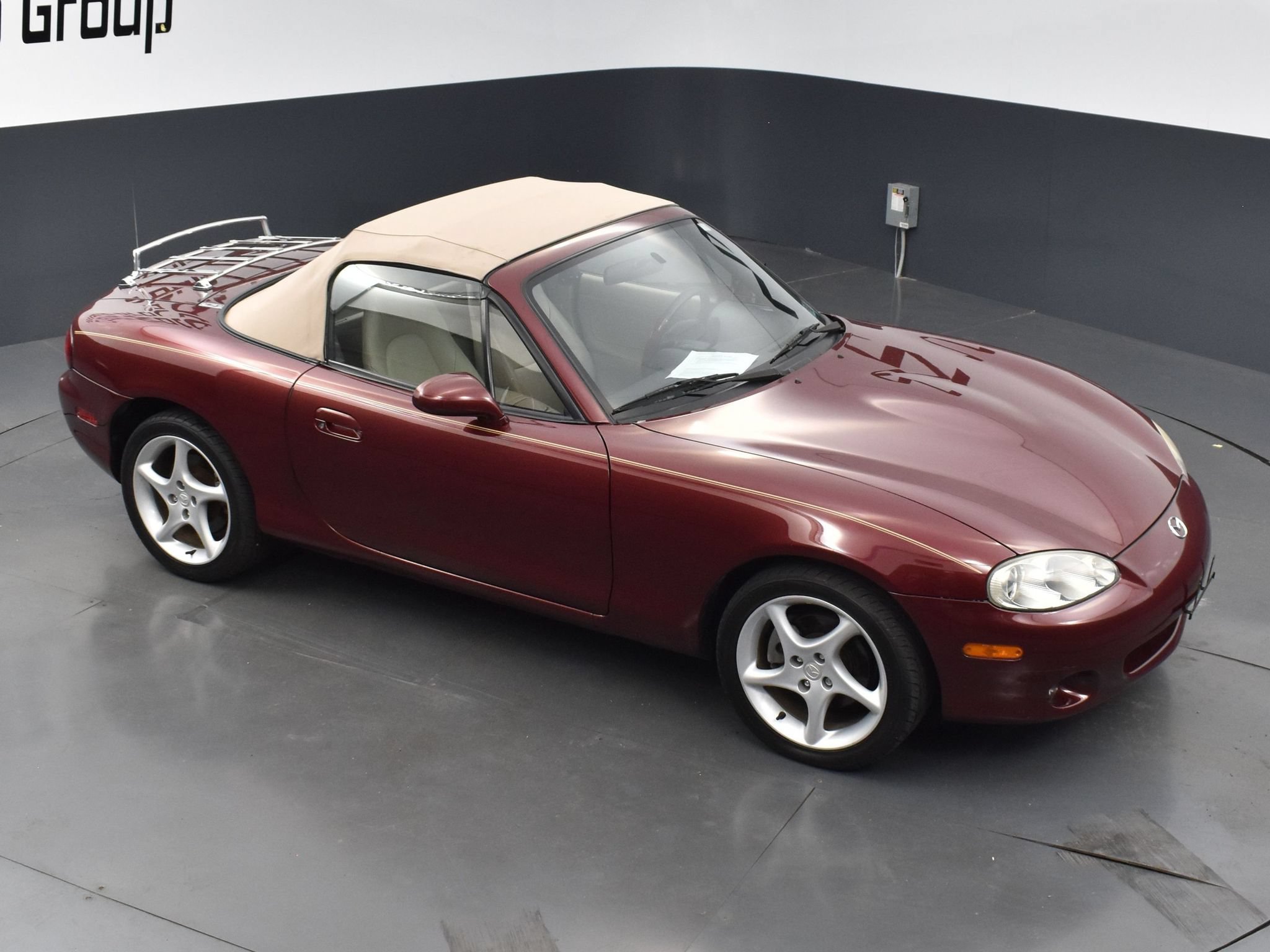 Used 2003 MAZDA MX-5 Miata RWD image 15