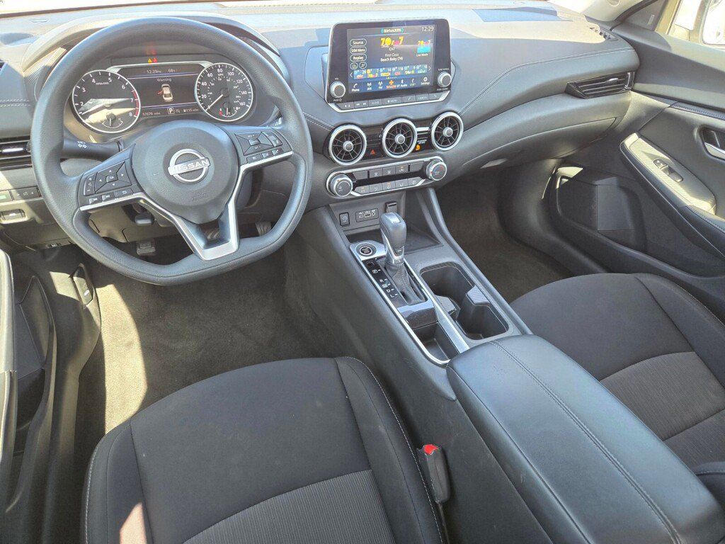 Used 2024 Nissan Sentra SV FWD image 16
