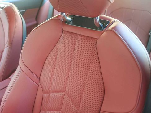 Used 2025 BMW i5 eDrive40i w/ M Sport Package image 21