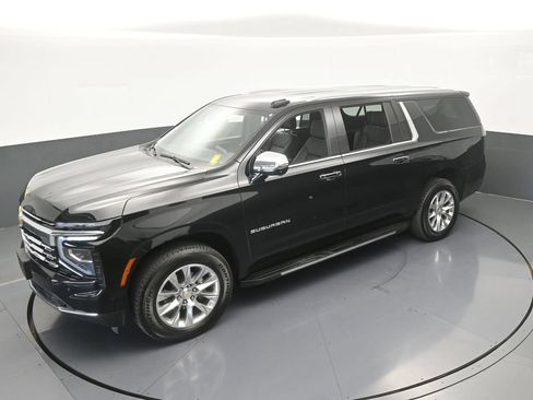 Used 2026 Chevrolet Suburban Premier AWD/4WD image 56