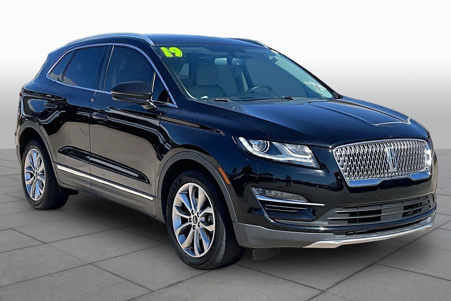 Used 2019 Lincoln MKC Select w/ Select Plus Package FWD image 2