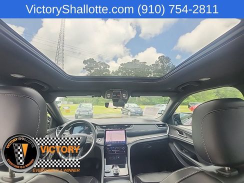 Used 2025 Jeep Grand Cherokee L Limited w/ Luxury Tech Group II AWD/4WD image 6