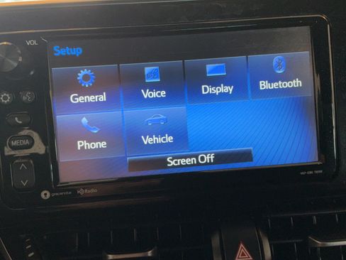 Used 2018 Toyota C-HR XLE FWD image 11