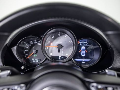 Used 2018 Porsche 718 Cayman S RWD image 21
