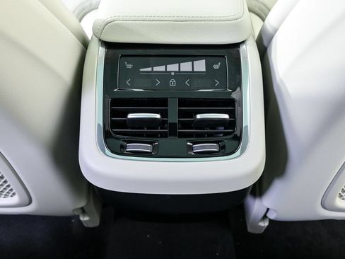 Used 2026 Volvo XC60 B5 Ultra w/ Protection Package Premier AWD/4WD image 22