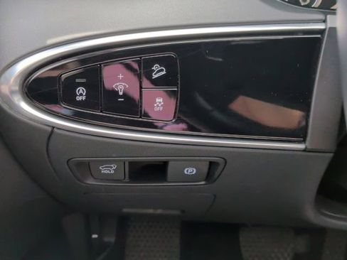 Used 2025 Genesis GV70 2.5T AWD/4WD image 24