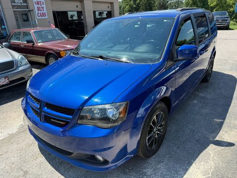 Used 2019 Dodge Grand Caravan GT FWD image 2