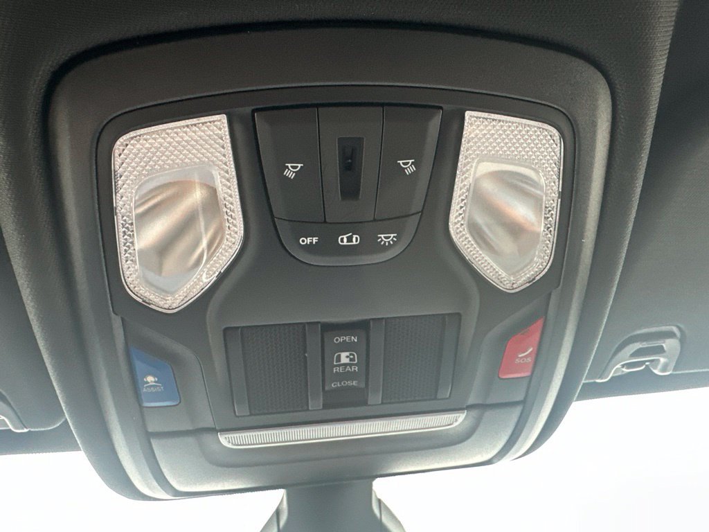 Used 2022 RAM 1500 Big Horn AWD/4WD image 44