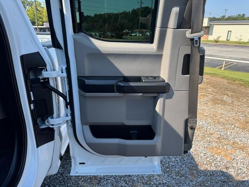 Used 2019 Ford F250 XL w/ Power Equipment Group AWD/4WD image 22