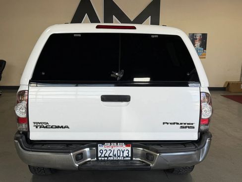 Used 2014 Toyota Tacoma PreRunner w/ SR5 Package RWD image 5