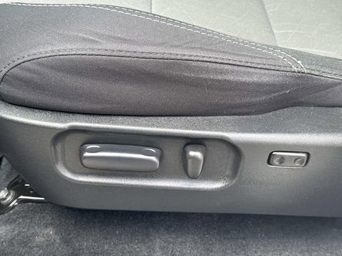 Used 2021 Toyota Tacoma TRD Sport w/ Technology Package image 28