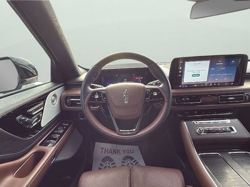 Certified 2025 Lincoln Aviator Reserve w/ Equipment Group 201A image 13