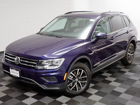 Used 2021 Volkswagen Tiguan SE image 2