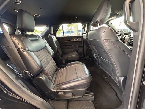 Used 2026 Ford Explorer ST-Line w/ ST-Line Street Pack RWD image 30