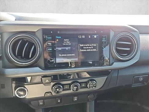 Used 2016 Toyota Tacoma TRD Sport w/ Towing Package image 14