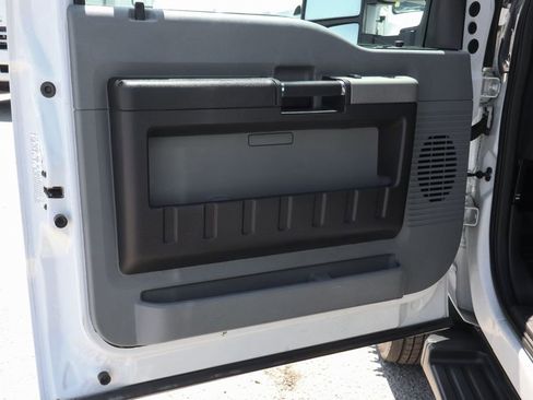 Used 2015 Ford F550 4x4 Regular Cab Super Duty image 19