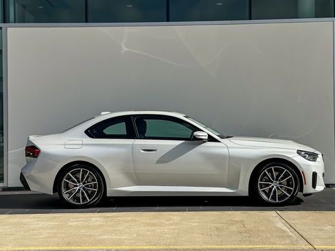 Certified 2025 BMW 230i Coupe image 3