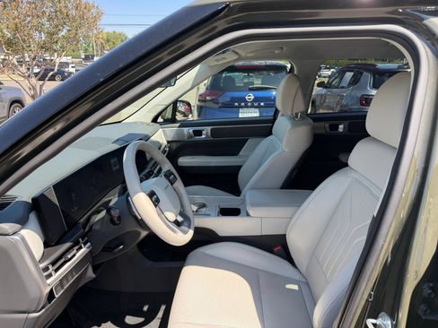Used 2025 Hyundai Santa Fe SEL FWD image 29