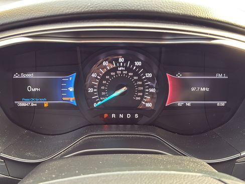 Used 2020 Ford Fusion SE AWD/4WD image 32