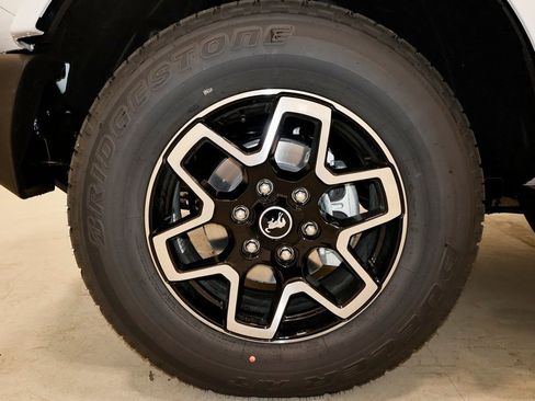 New 2025 Ford Bronco Outer Banks image 32