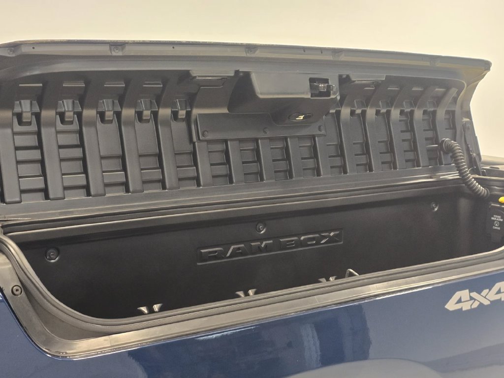 Used 2021 RAM 1500 Big Horn AWD/4WD image 6