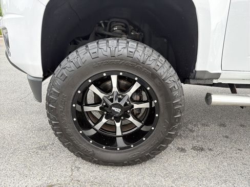 Used 2016 Chevrolet Colorado Z71 AWD/4WD image 9