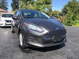 Used 2017 Ford Fiesta SE image 2